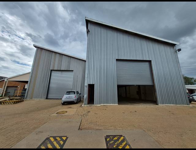512M² FACTORY TO LET IN APEX